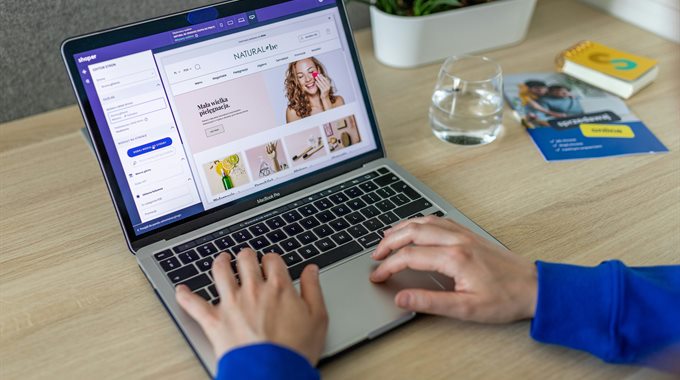 A Shopify admin dashboard open while a store is edited
